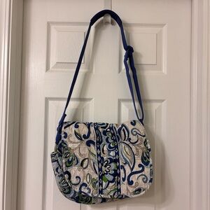 Vera Bradley Blue and White Crossbody Messenger Laptop Shoulder Bag 12x15 U.S.A.